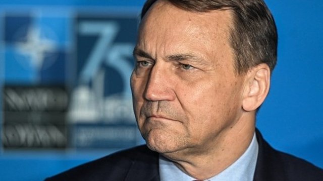  Polens Außenminister Radek Sikorski reagiert auf das mögliche Abschalten von Starlink für die Ukraine: “Wir sind bereit, neue Anbieter zu suchen”