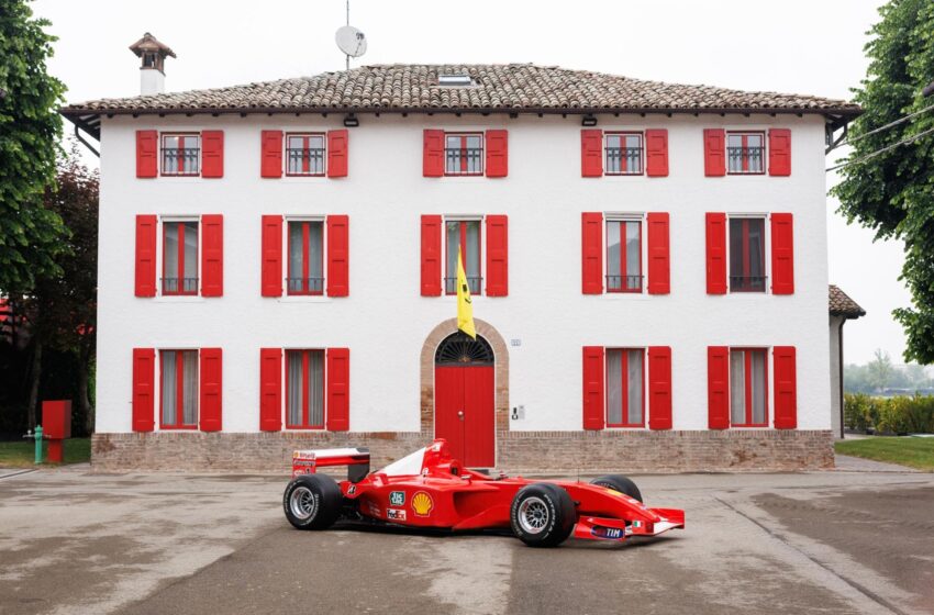  Рекорд на аукціоні: болід Ferrari Міхаеля Шумахера F2001 продали за $18,1 мільйона